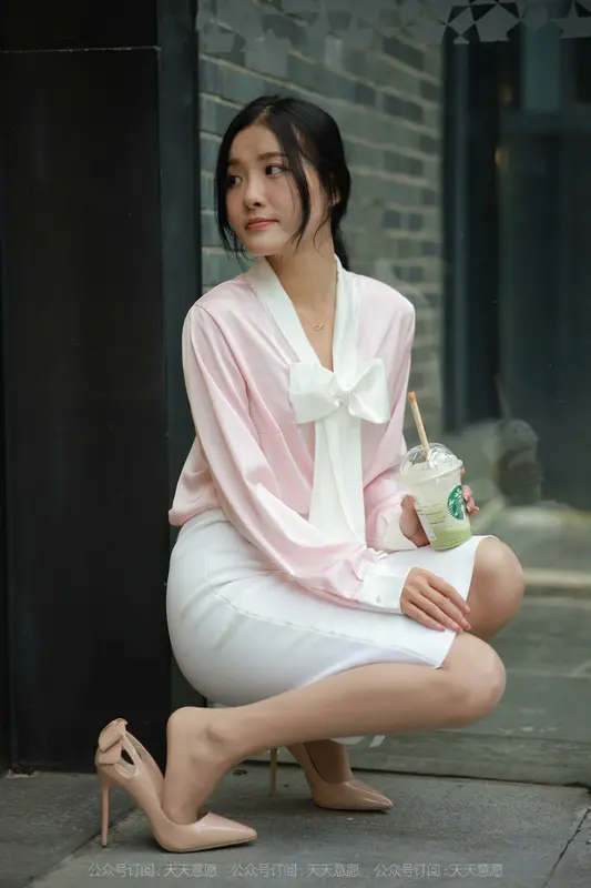 [IESS异思趣向]2021.11.19 丝享家978:婉苹《粉红色的回忆》 - IESS